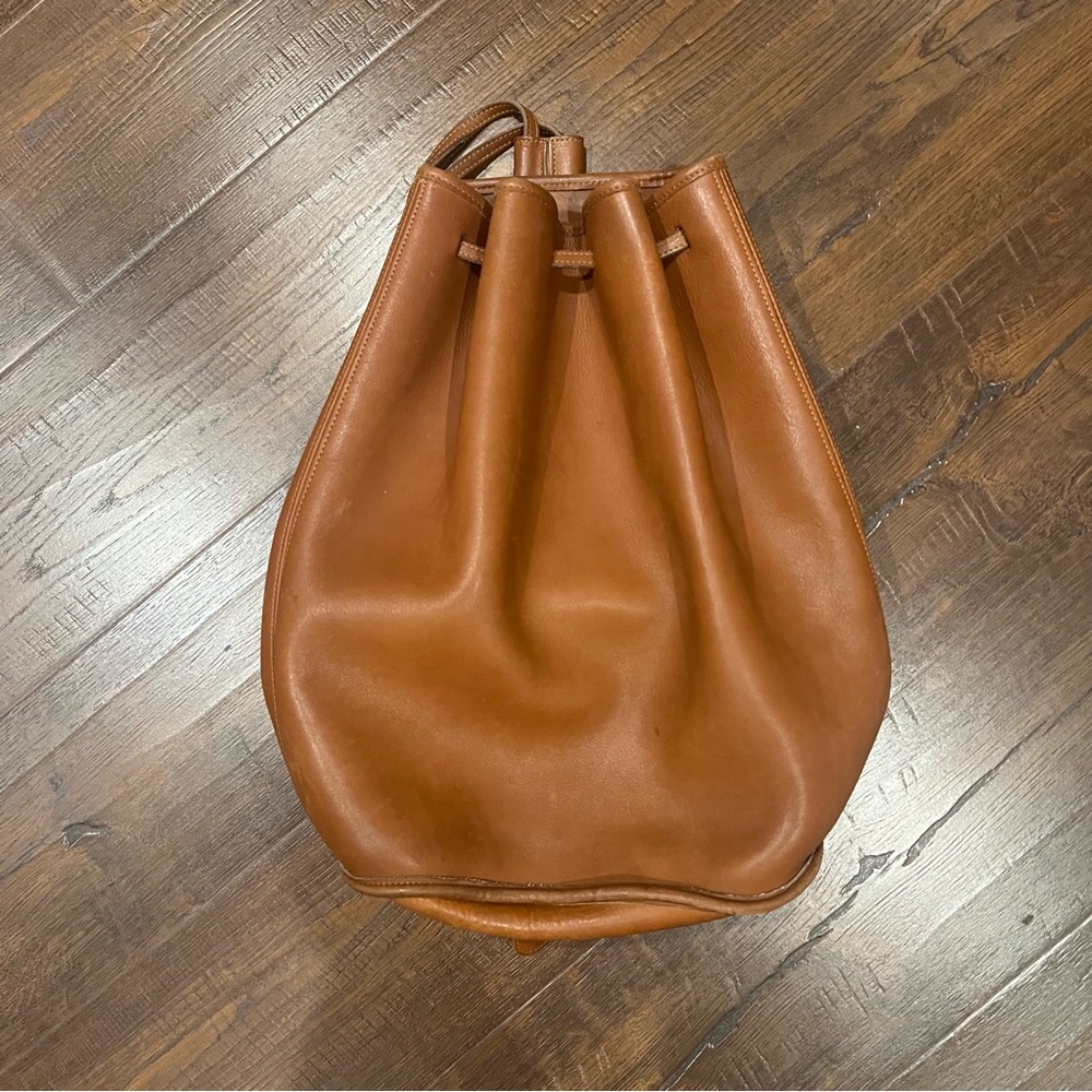 Vintage 1990s Coach “Bixby” Sling Bag